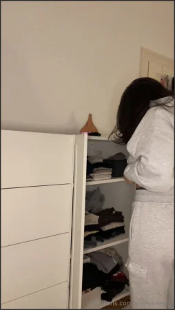 aminalewis oh someone is starring i didnt see you there 3212355500 ( 33.8 MB )