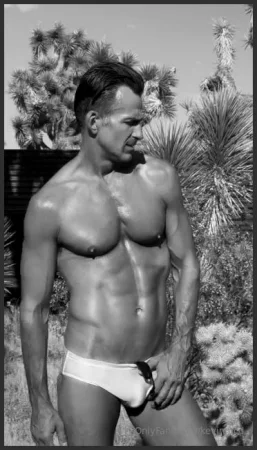 kevinmcd ryan ryyoungofficial a desert garden part i 3113130973 ( 35.3 MB )