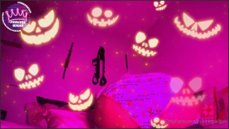 princessikigaii a spooky cute strip tease closeup i couldnt wait to s 4124585207 ( 1.1 GB )